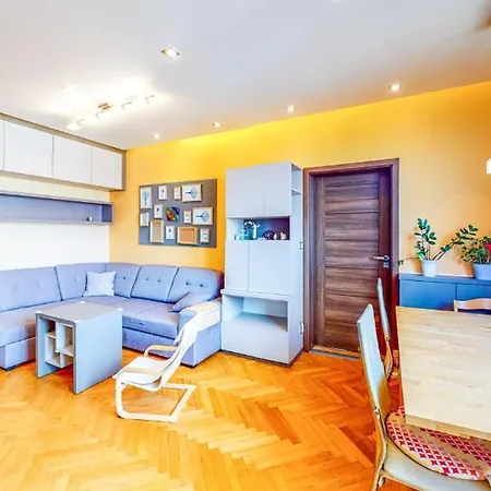 Appartamento Nový V Ostravě U Mišky S Akváriem A Výhledem Z Balkonu Na Beskydy