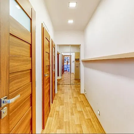 Nový V Ostravě U Mišky S Akváriem A Výhledem Z Balkonu Na Beskydy * Ostrava