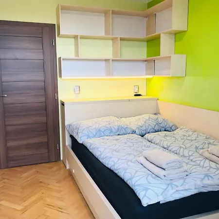 Nový V Ostravě U Mišky S Akváriem A Výhledem Z Balkonu Na Beskydy Apartamento Ostrava