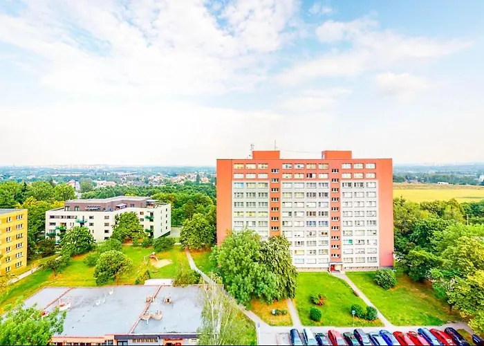 Novy V Ostrave U Misky S Akvariem A Vyhledem Z Balkonu Na Beskydy Apartment Ostrava
