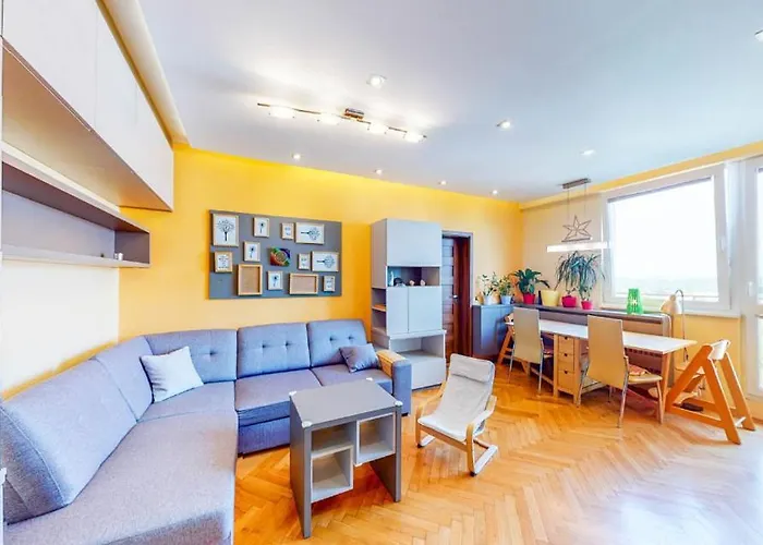 Novy V Ostrave U Misky S Akvariem A Vyhledem Z Balkonu Na Beskydy Apartman