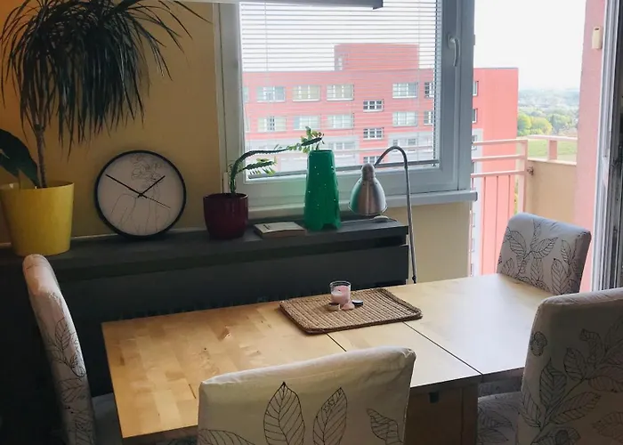 Novy V Ostrave U Misky S Akvariem A Vyhledem Z Balkonu Na Beskydy * Ostrava