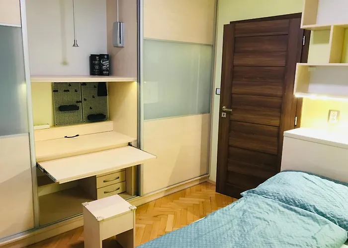 Apartman Novy V Ostrave U Misky S Akvariem A Vyhledem Z Balkonu Na Beskydy