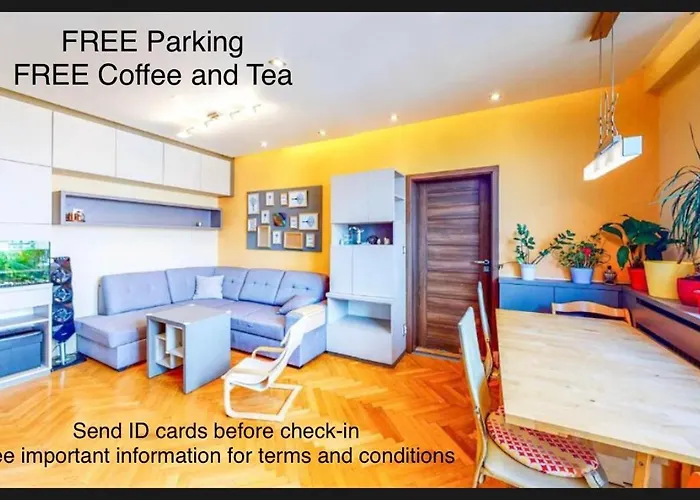 Novy V Ostrave U Misky S Akvariem A Vyhledem Z Balkonu Na Beskydy Ostrava